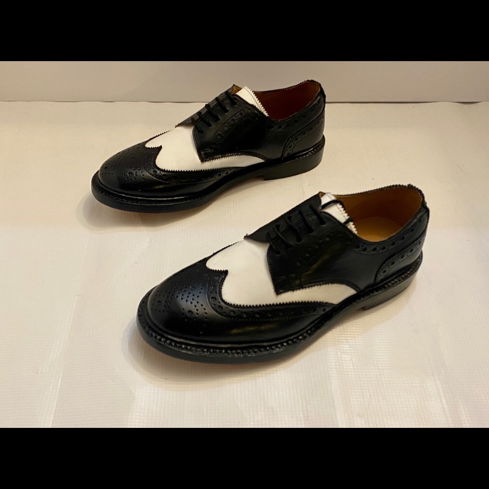 Paul Malone Palm Beach 
Peter. New in box.
Size 8